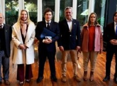 El Presidente buscó dar un gesto a las entidades agropecuarias al acercarse este martes a La Rural.