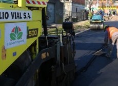 El Municipio continúa con las obras de bacheo en Monte Grande