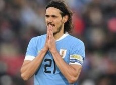 El delantero uruguayo desestimó la propuesta que le hizo el Xeneize debido a que su intención es continuar en el fútbol europeo.