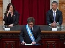 La oposición tildò la presentación del Presupuesto 2025 como “un show”