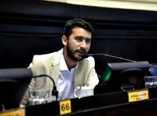 Un diputado de Milei criticó a Kicillof por “subsidiar deudas privadas de mujeres con entidades crediticias”