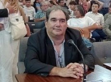 Damián Paz renunció al bloque de La Libertad Avanza