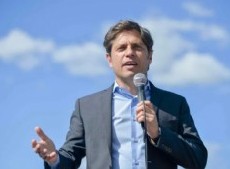 Kicillof respaldó a Cristina Kirchner y cuestionó los recortes a las provincias del gobierno de Javier Milei.