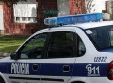 Una mujer de 85 años llamó a la policía y denunció que su nieto le dio una feroz paliza