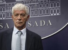 Se conoció un video de Cúneo Libarona ofreciéndole sus servicios a ex espía acusado de abuso