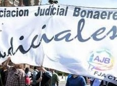 Los judiciales bonaerenses piden que se deje de discriminar a un grupo de trabajadores que paga Impuesto a las Ganancias.