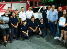 El Municipio entregó un nuevo vehículo a los bomberos de Glew