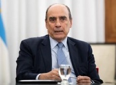 Francos aseguró que la institucionalidad del país “no está en peligro”.