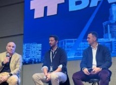 El diputado nacional José Luis Espert durante su participación en un panel realizado en la UCA.