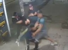 Discutió con un grupo de jóvenes en la puerta de un kiosco y lo mataron a puñaladas