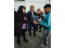 Se entregaron 425 notebooks a estudiantes de la escuela secundaria N° 5
