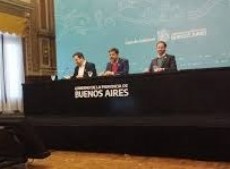 Bianco anunció conferencias de prensa semanales e inauguró la sección con Kreplak y López