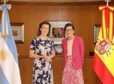La embajadora de España ya se fue de la Argentina por el conflicto diplomático entre Javier Milei y Pedro Sánchez