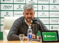 Banfield tomó una decisión sobre el futuro de Gustavo Munúa