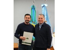 Fernando Gray entregó el decreto de promoción industrial a la empresa compra rápido