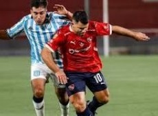 El Kun Agüero volvió a jugar en Independiente