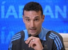 Lionel Scaloni celebró el triunfo de la Selección argentina ante Brasil y le respondió a Raphinha