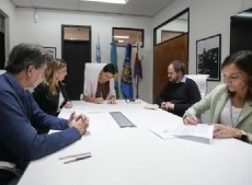 Mayra Mendoza firmó un convenio entre el Municipio y la Universidad Nacional de La Plata