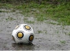La Asociación del Fútbol Argentino le comunicó a los clubes que la jornada de este martes quedó suspendida por las fuertes tormentas.