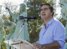 El gobernador de Chaco dijo que no se va “a excluir del debate nacional”.