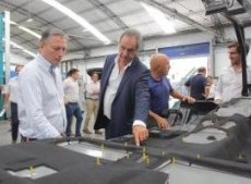 Gray, y el embajador de Argentina en Brasil, Daniel Scioli, recorrieron las nuevas instalaciones de la empresa Treves.