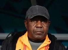 Bruce Mwape, entrenador de Zambia, recibe un nuevo señalamiento sobre sus conductas.