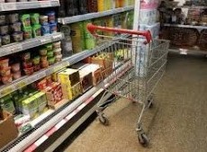 La caída del consumo impactó en las ventas de los supermercados.