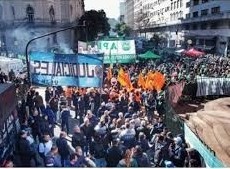 Los sindicatos más duros desafían al Gobierno y convocan a una “marcha federal” en Plaza de Mayo