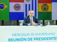 Alberto Fernández viajará el martes a Montevideo para asumir la presidencia pro-tempore del Mercosur.