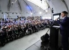 Además, el Gobernador inauguró un Centro Juvenil de Encuentro Comunitario y uno de Cuidado Infantil.