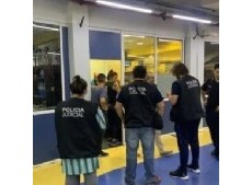 Efectivos de Gendarmería Nacional y de la Fiscalía de la Ciudad buscan determinar si se cometió fraude en la venta de entradas.