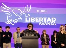 Milei se reúne con su mesa chica tras la derrota en las elecciones en PBA y acelera cambios en el Gobierno