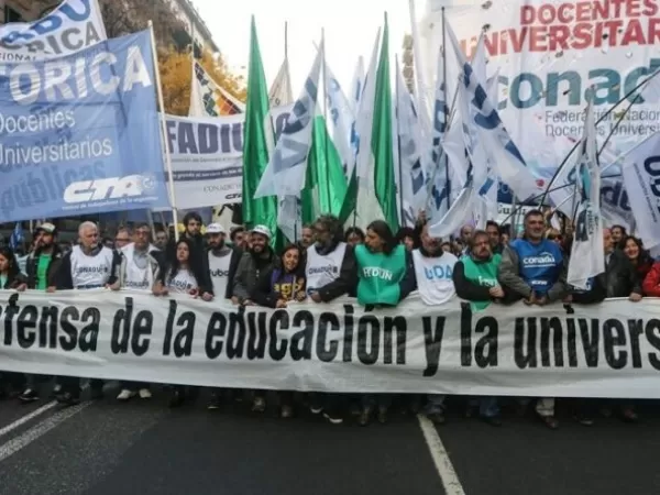 Docentes universitarios van a un paro de 72 horas contra el ajuste