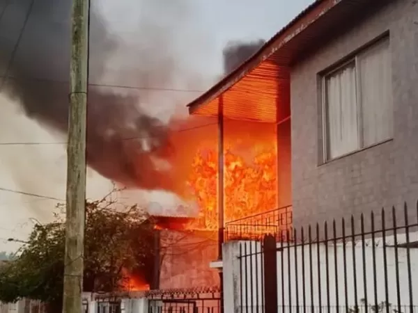 Una familia de Villa Centenario perdi&oacute; su casa en un incendio