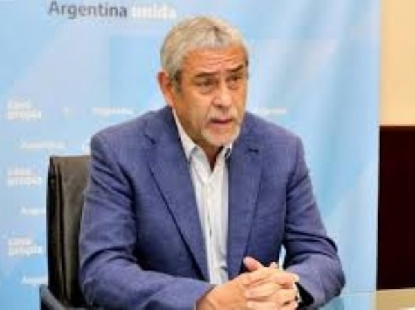 Ferraresi pidió nuevamente licencia