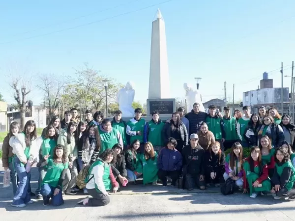 Estudiantes de escuelas secundarias participaron del Programa Echeverr&iacute;a Construye Memoria