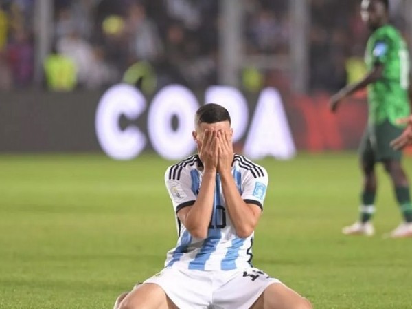 Argentina cayó 2 a 0 ante Nigeria y quedó eliminada