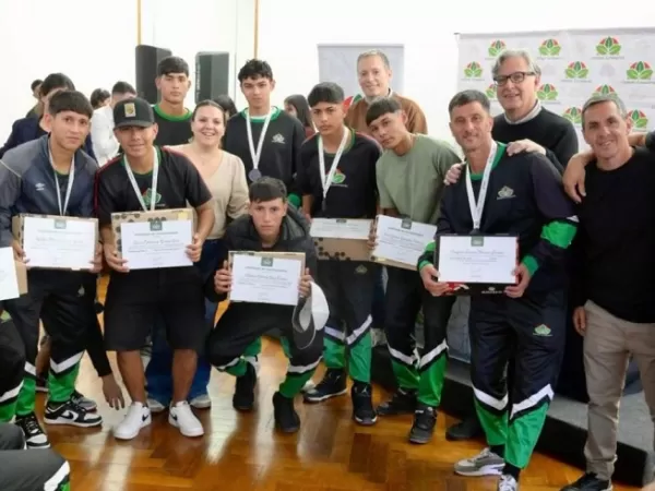 Gray entregó reconocimientos a 109 ganadoras y ganadores locales de los Juegos Bonaerenses 2025