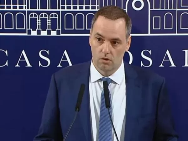 Antes de ser funcionario: Manuel Adorni le hizo juicio a su exempleador, reclam&oacute; que le pagaban en negro y cobr&oacute; m&aacute;s de US$60.000