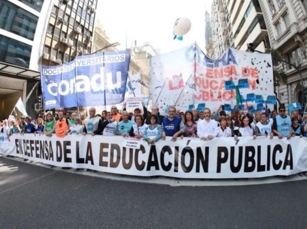 Docentes realizarán un nuevo paro nacional de 48 horas