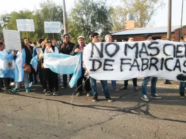 En la primera mitad del año, el modelo libertario cerró 20 empresas por día