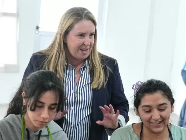 Magui Gray visitó tres sedes de la escuela municipal de artes y oficios
