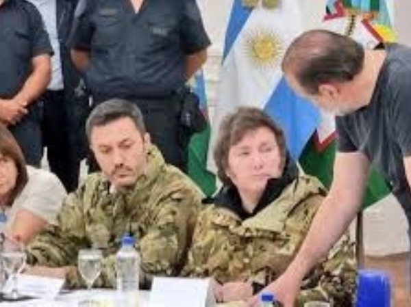 Javier Milei llegó a Bahía Blanca para supervisar el operativo de asistencia tras el trágico temporal