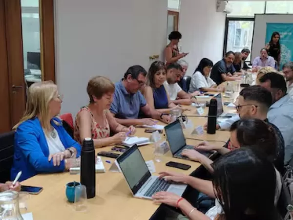 Docentes y estatales bonaerenses rechazaron la oferta de aumento de Kicillof