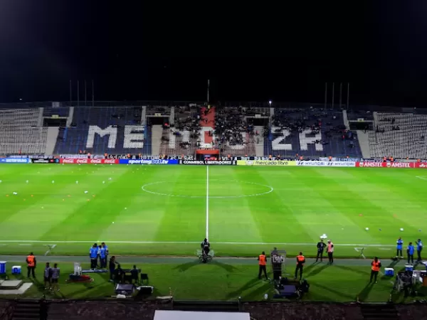 Muri&oacute; un inspector de la AFA en medio de un partido de la Copa Libertadores en Mendoza
