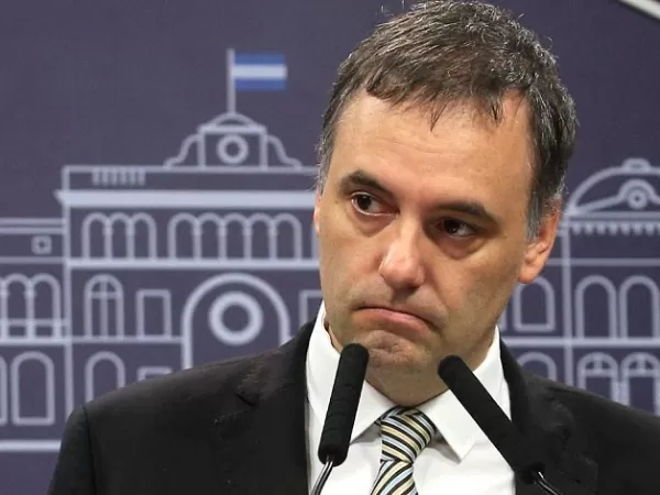 Un informe midi&oacute; el impacto del caso Adorni: un 78,5% est&aacute; enojada con el funcionario