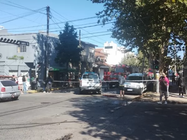 Rescataron a una mujer de un incendio