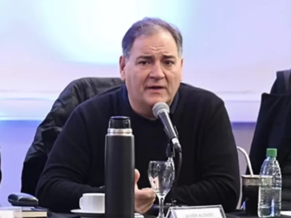 Javier Alonso cruz&oacute; a Jorge Macri por su propuesta de &ldquo;levantar un muro contra la barbarie&rdquo;
