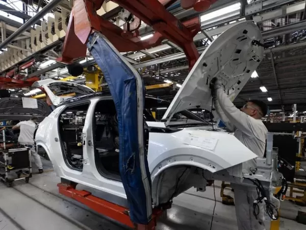 Stellantis recorta la producci&oacute;n en El Palomar