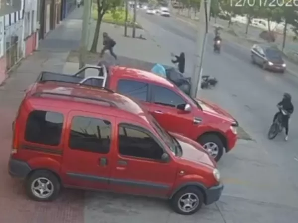 Un polic&iacute;a de civil se resisti&oacute; a un robo y bale&oacute; a un motochorro de 16 a&ntilde;os en Isidro Casanova